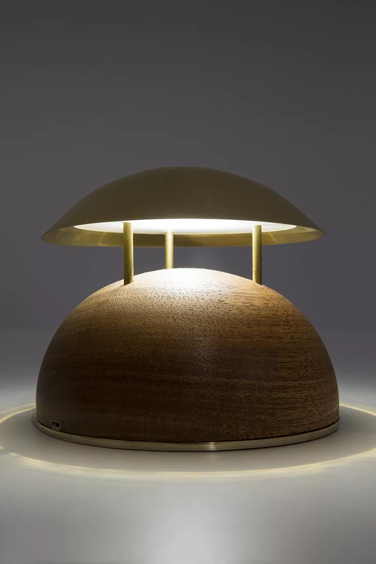 Baladeuse d'extérieur Bell en Bois par Cristian Cubina x Alma Light