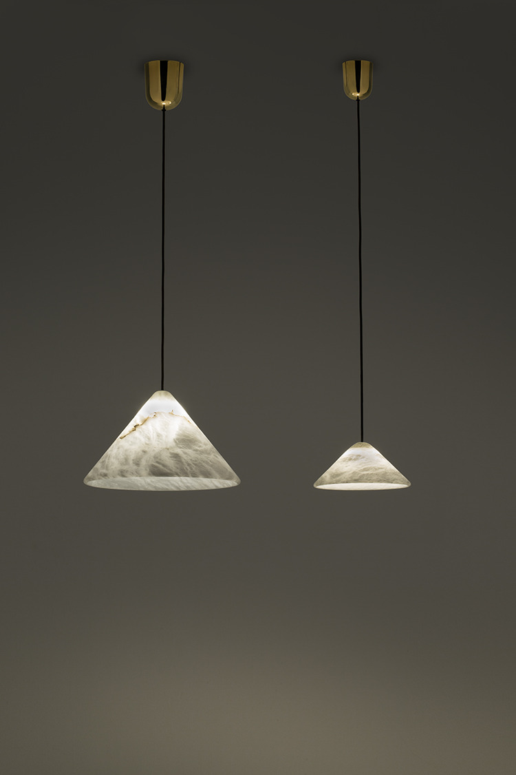Suspension Fuji par Jordi Llopis x Alma Light Suspension Fuji par Jordi Llopis x Alma Light