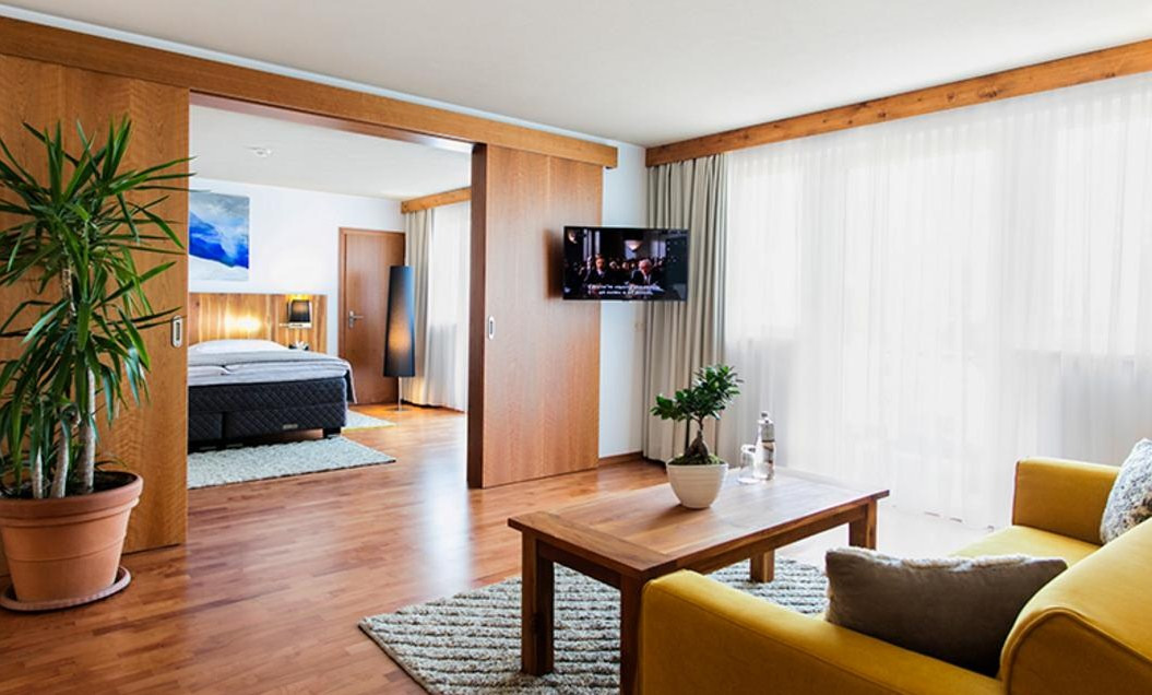 Lampadaire Hotel par Cristian Cubina x Alma Light Lampadaire Hotel par Cristian Cubina x Alma Light