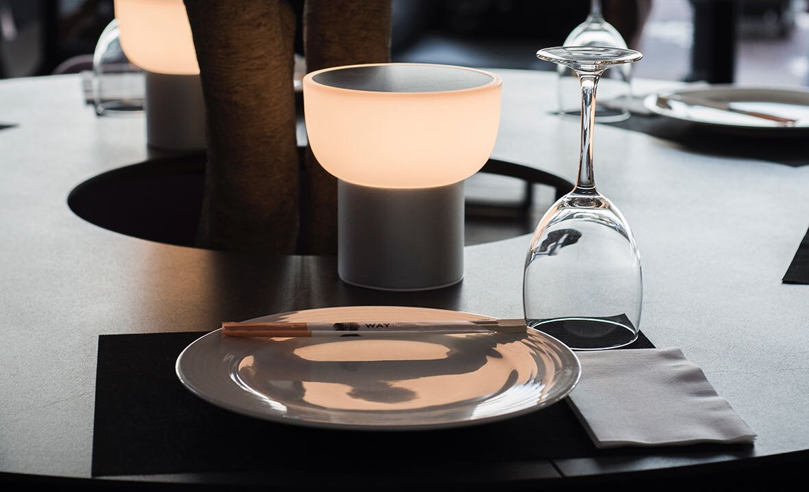 Lampe à poser Patio par Oriol Llahona x Alma Light Lampe à poser Patio par Oriol Llahona x Alma Light
