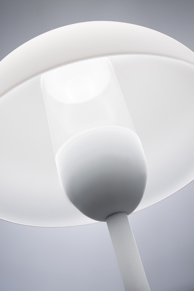 Lampadaire Star par Cristian Cubina x Alma Light Lampadaire Star par Cristian Cubina x Alma Light