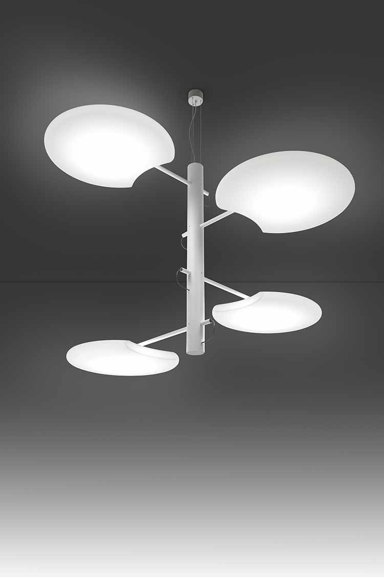 Suspension Supermoon par Josep Novell & Josep Puig i Cabeza x Alma Light Suspension Supermoon par Josep Novell & Josep Puig i Cabeza x Alma Light