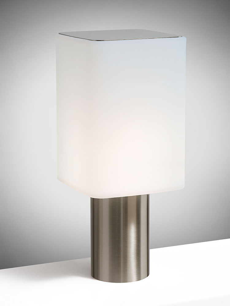Lampe à poser Tiny par Josep Novell & Josep Puig i Cabeza x Alma Light Lampe à poser Tiny par Josep Novell & Josep Puig i Cabeza x Alma Light