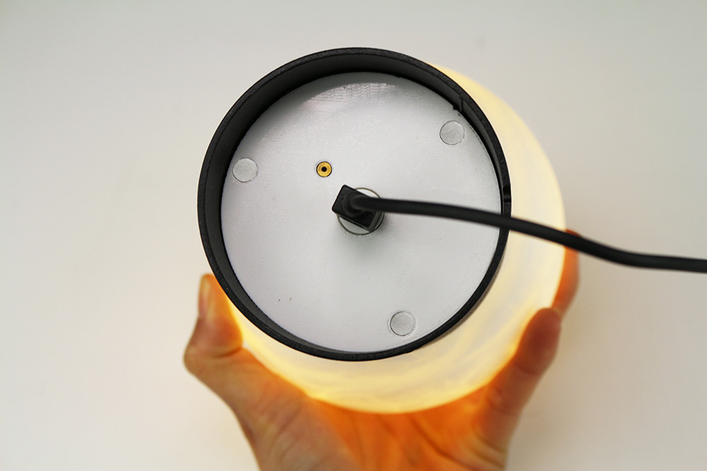 Lampe baladeuse Tribeca USB par Jordi Llopis x Alma Light Lampe baladeuse Tribeca USB par Jordi Llopis x Alma Light
