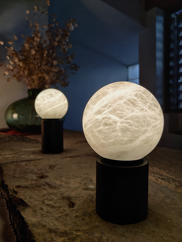 Lampe baladeuse Tribeca USB par Jordi Llopis x Alma Light Lampe baladeuse Tribeca USB par Jordi Llopis x Alma Light