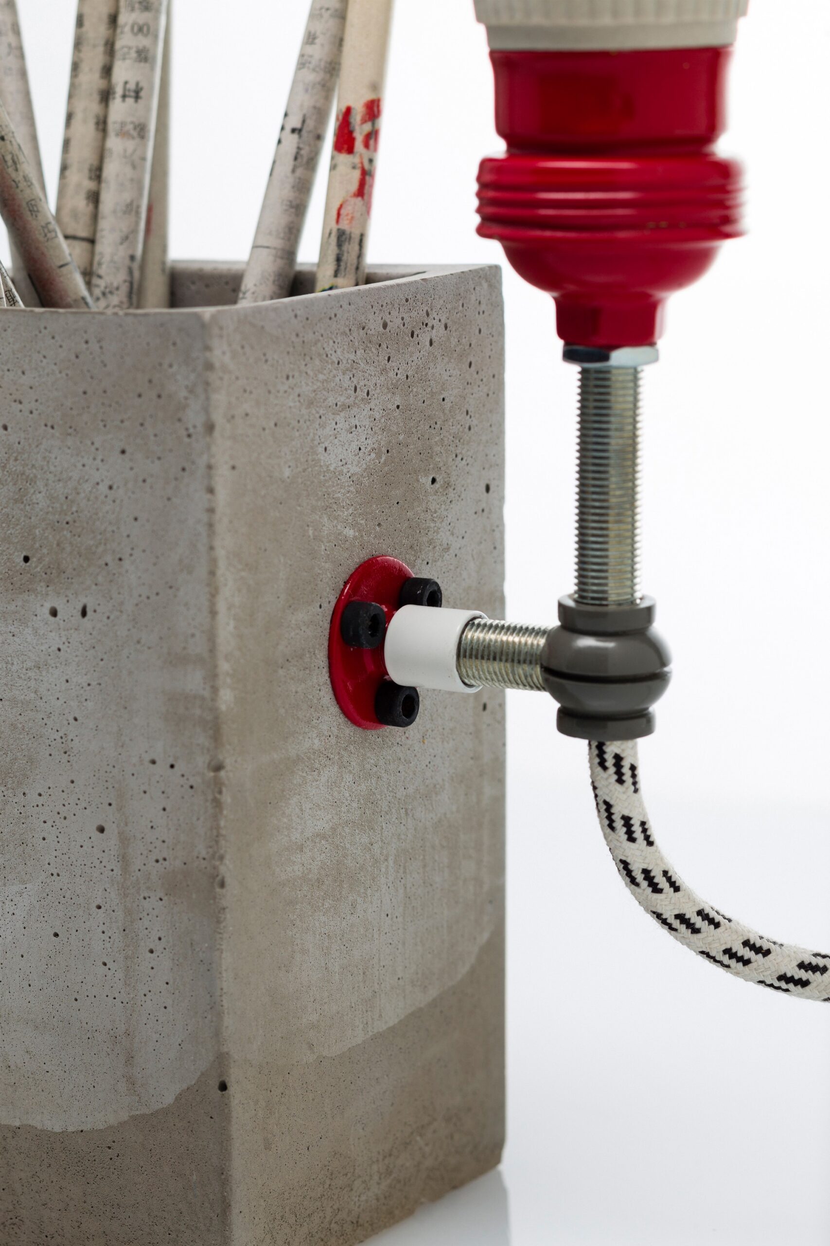 Lampe à poser / Porte-stylos Concrete Small industriel en béton Lampe à poser / Porte-stylos Concrete Big industriel en béton
