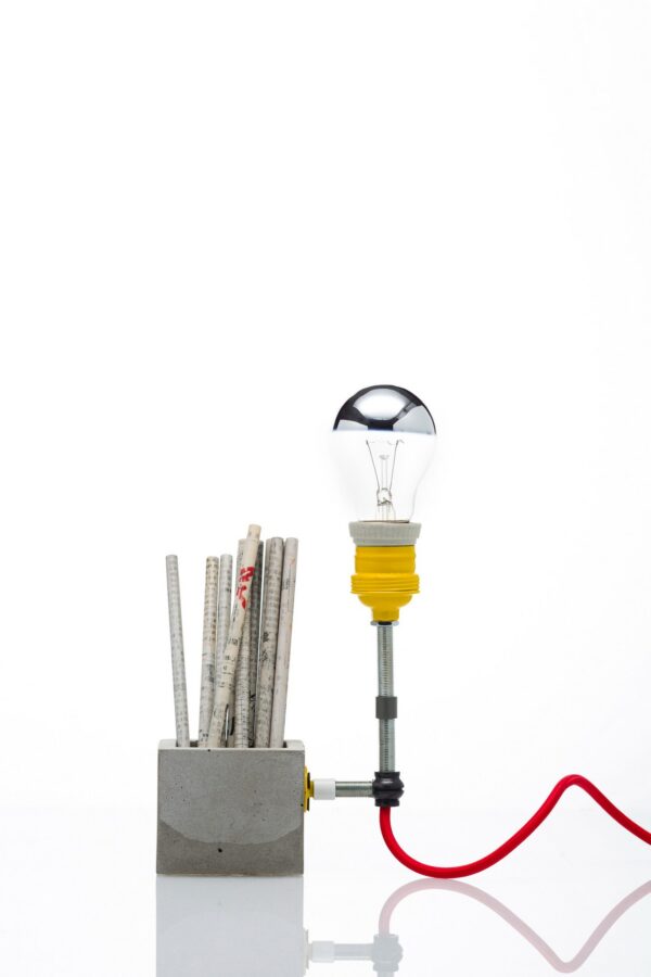 Lampe béton : luminaires en béton brut ou poli Lampe à poser / Porte-stylos Concrete Big industriel en béton