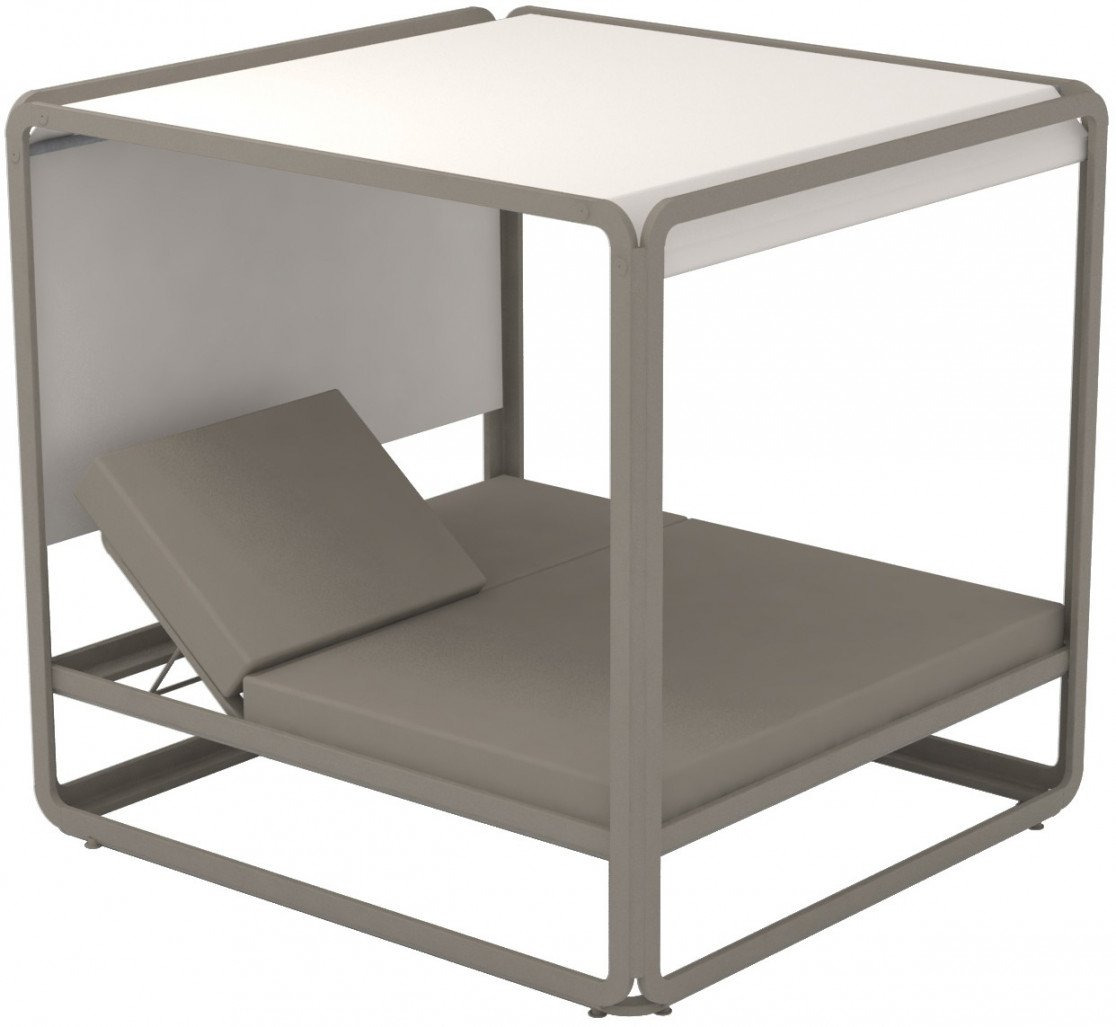 Lit de jardin XL Ibiza en aluminium au design contemporain par Ezpeleta Lit de jardin XL Ibiza en aluminium au design contemporain par Ezpeleta