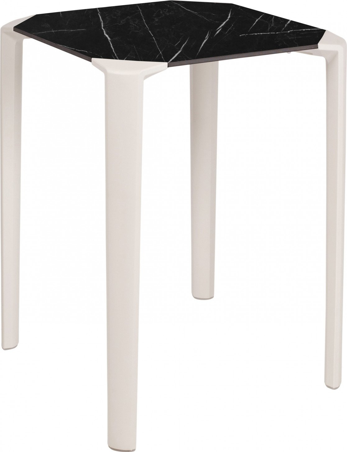 Table One square en polypropylène au design contemporain par Ezpeleta Table One square en polypropylène au design contemporain par Ezpeleta