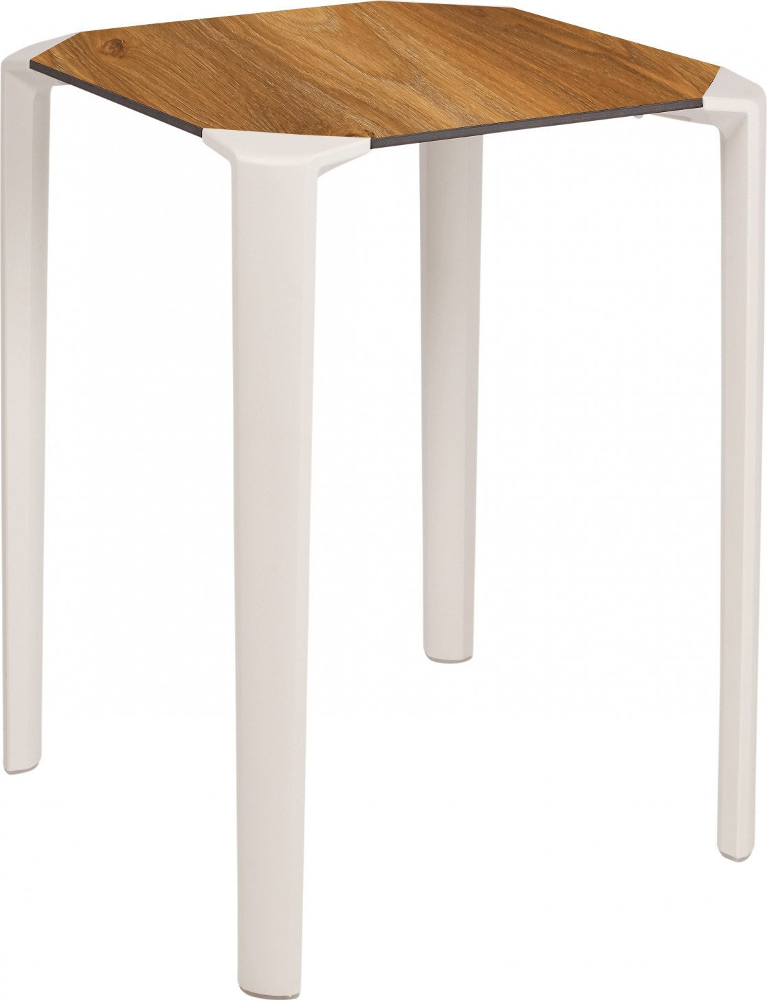 Table One square en polypropylène au design contemporain par Ezpeleta Table One square en polypropylène au design contemporain par Ezpeleta