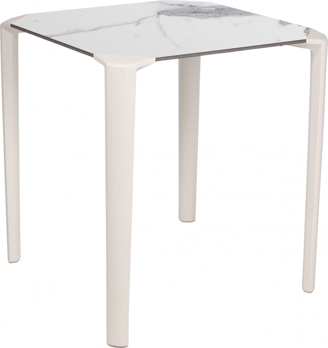 Table One square en polypropylène au design contemporain par Ezpeleta Table One square en polypropylène au design contemporain par Ezpeleta