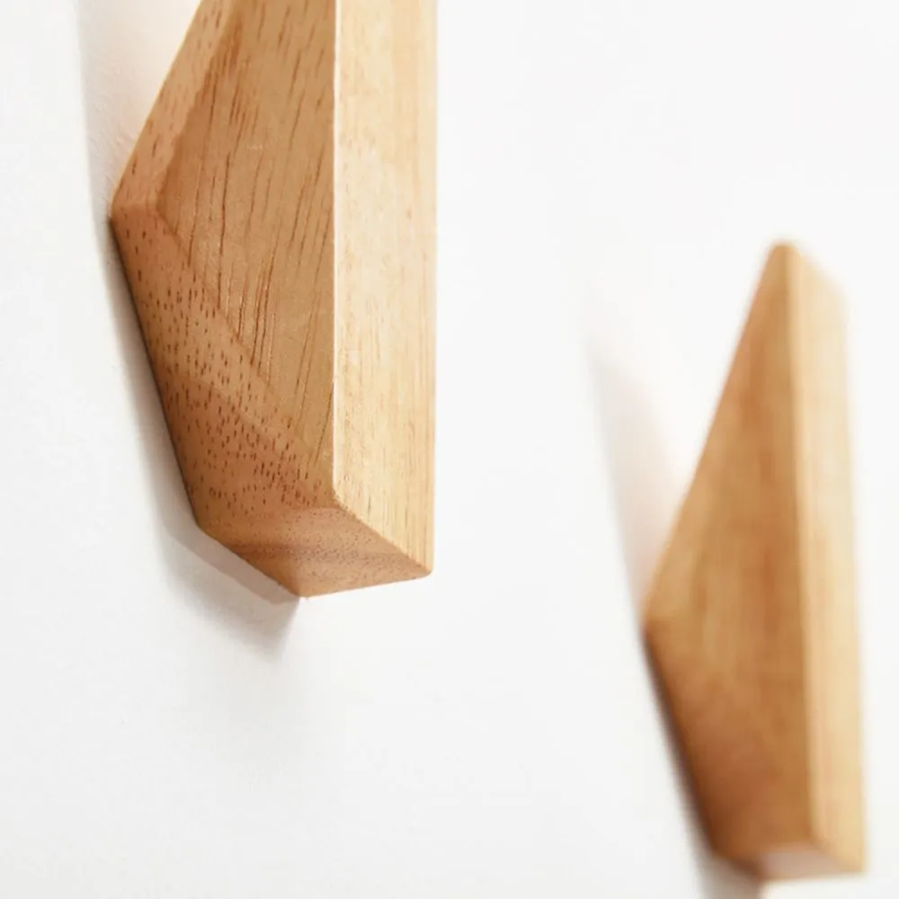 Patère murale Woody 4 au design naturel en bois naturel