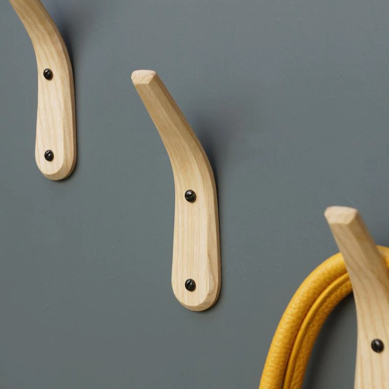 Patère murale Woody 6 au design naturel en bois naturel