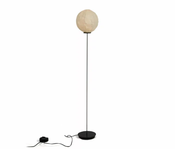 Lampadaire Cho Light en papier japonais Washi par Dimitri Bähler x Established & Sons