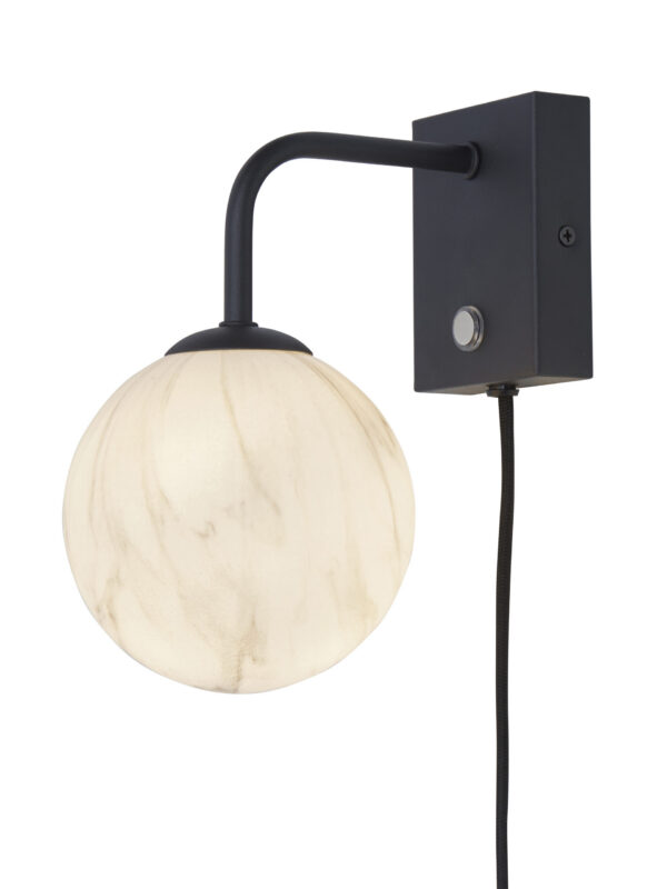 Applique Carrara en verre et métal au design chic par It's About Romi