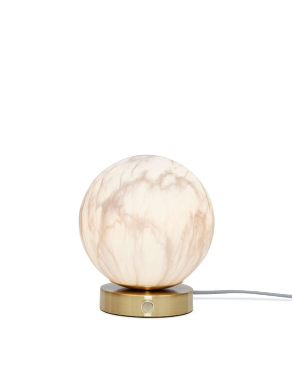 Lampe a poser Carrara en verre et métal au design chic par It's About Romi