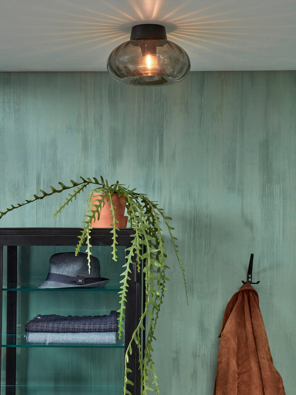 Plafonnier Brussels en verre au design chic par It's About Romi Plafonnier Brussels en verre au design chic par It's About Romi