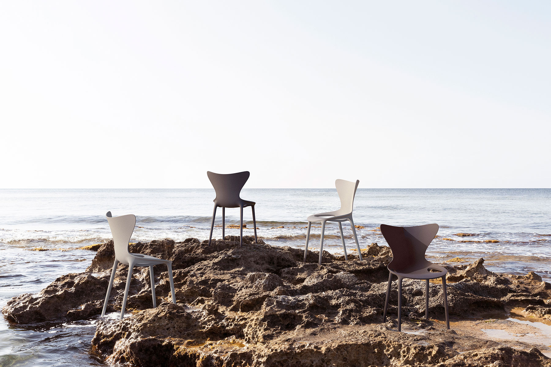 Chaise Love en polypropylène au design contemporain par Stefano Giovannoni x Vondom Chaise Love en polypropylène au design contemporain par Stefano Giovannoni x Vondom