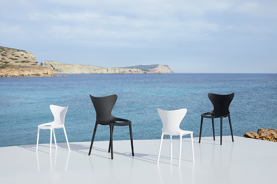Chaise Love en polypropylène au design contemporain par Stefano Giovannoni x Vondom Chaise Love en polypropylène au design contemporain par Stefano Giovannoni x Vondom
