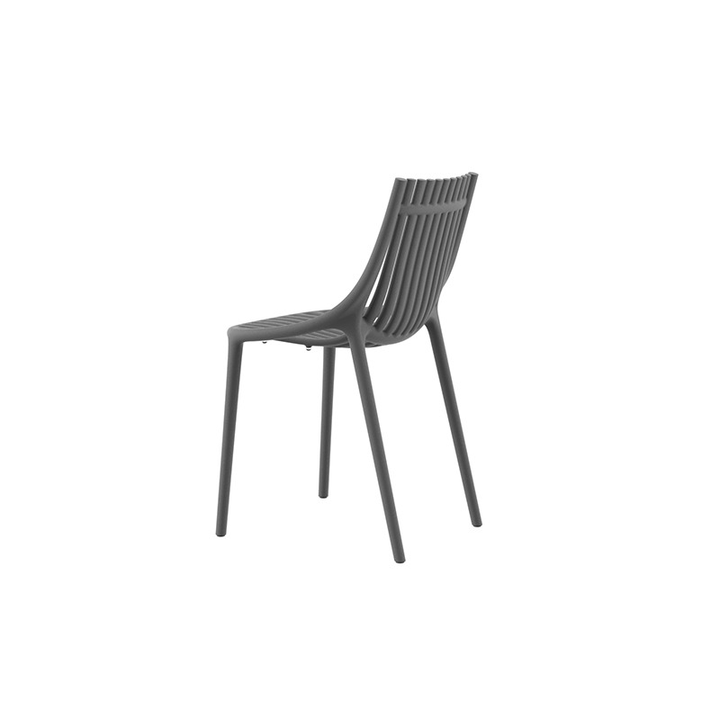 Chaise Ibiza en polypropylène au design contemporain par Eugeni Quitllet x Vondom Chaise Ibiza en polypropylène au design contemporain par Eugeni Quitllet x Vondom
