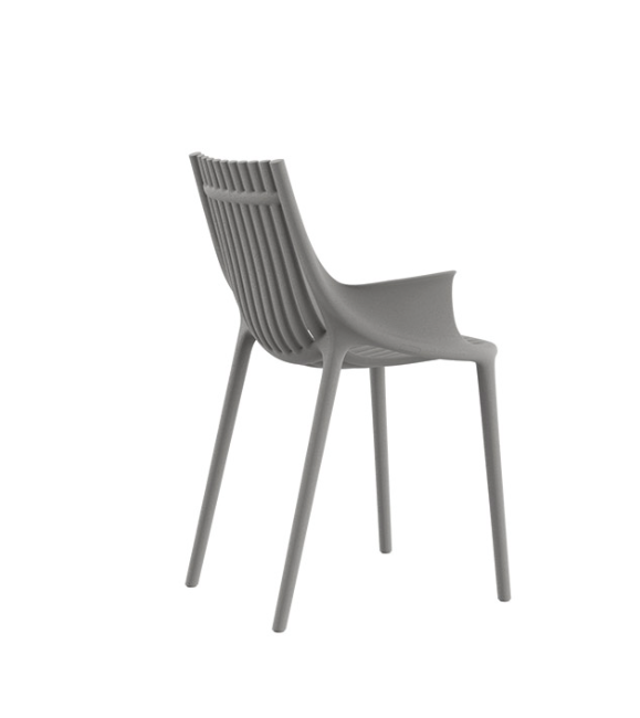 Fauteuil Ibiza en polypropylène au design contemporain par Eugeni Quitllet x Vondom Fauteuil Ibiza en polypropylène au design contemporain par Eugeni Quitllet x Vondom