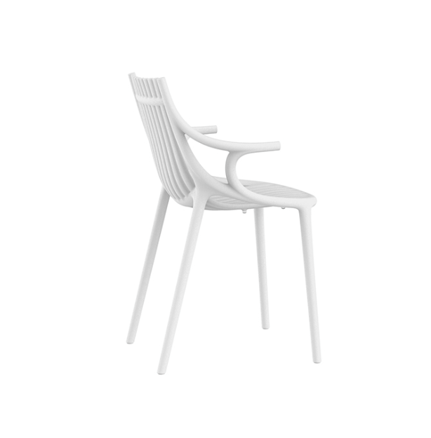 Chaise avec accoudoirs Ibiza en polypropylène au design contemporain par Eugeni Quitllet x Vondom Chaise avec accoudoirs Ibiza en polypropylène au design contemporain par Eugeni Quitllet x Vondom