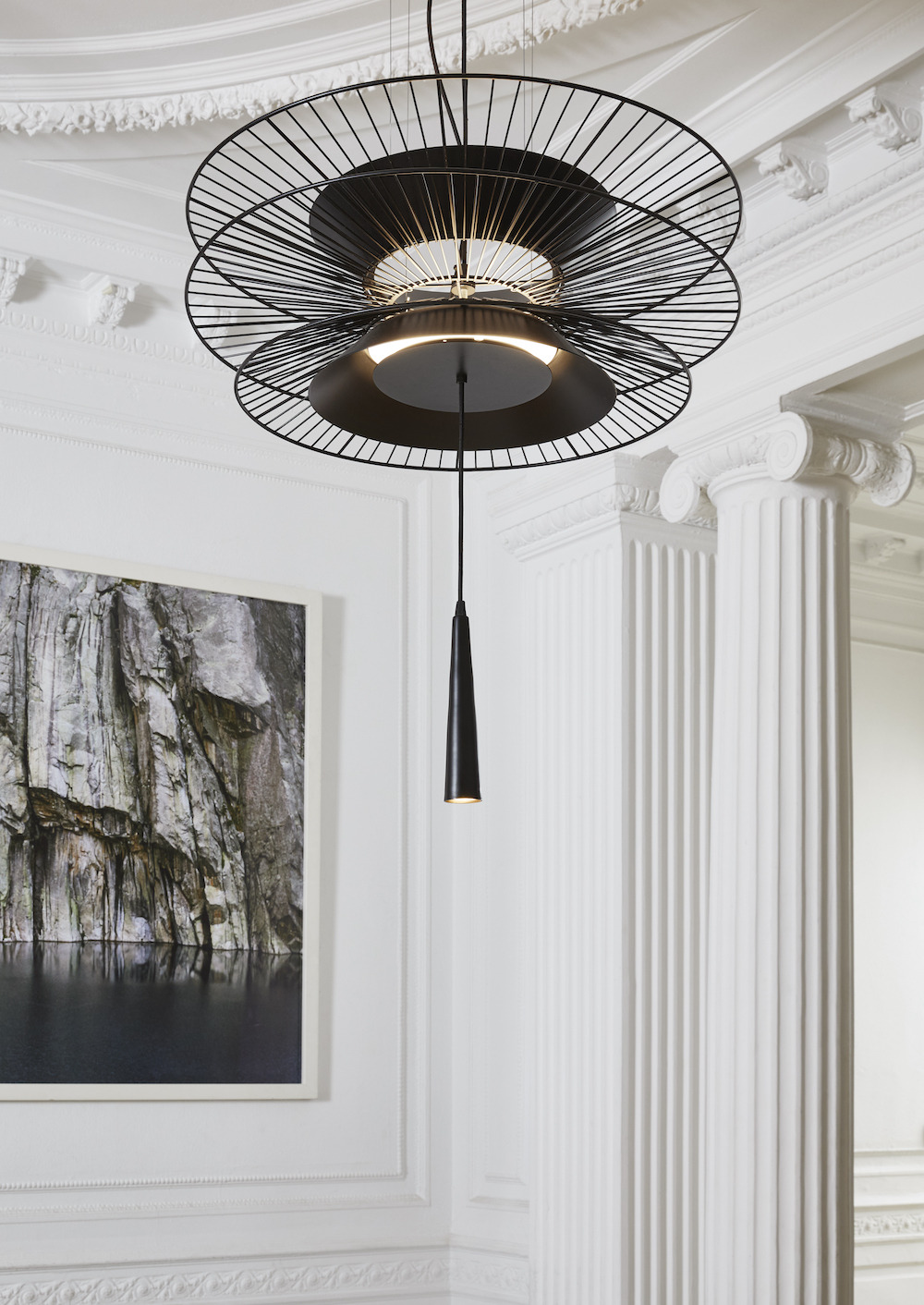 Suspension Gravity en métal au design contemporain par Kateryna Sokolova x Forestier Suspension Gravity en métal au design contemporain par Kateryna Sokolova x Forestier