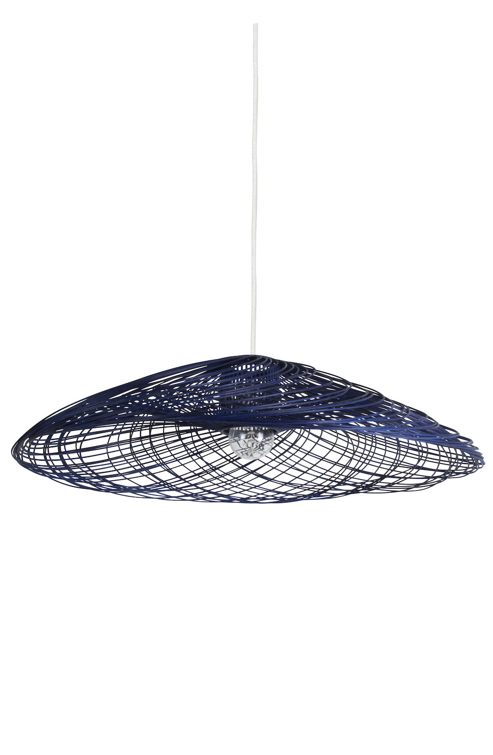 Suspension Satelise en rotin au design naturel par Elise Fouin x Forestier Suspension Satelise en rotin au design naturel par Elise Fouin x Forestier