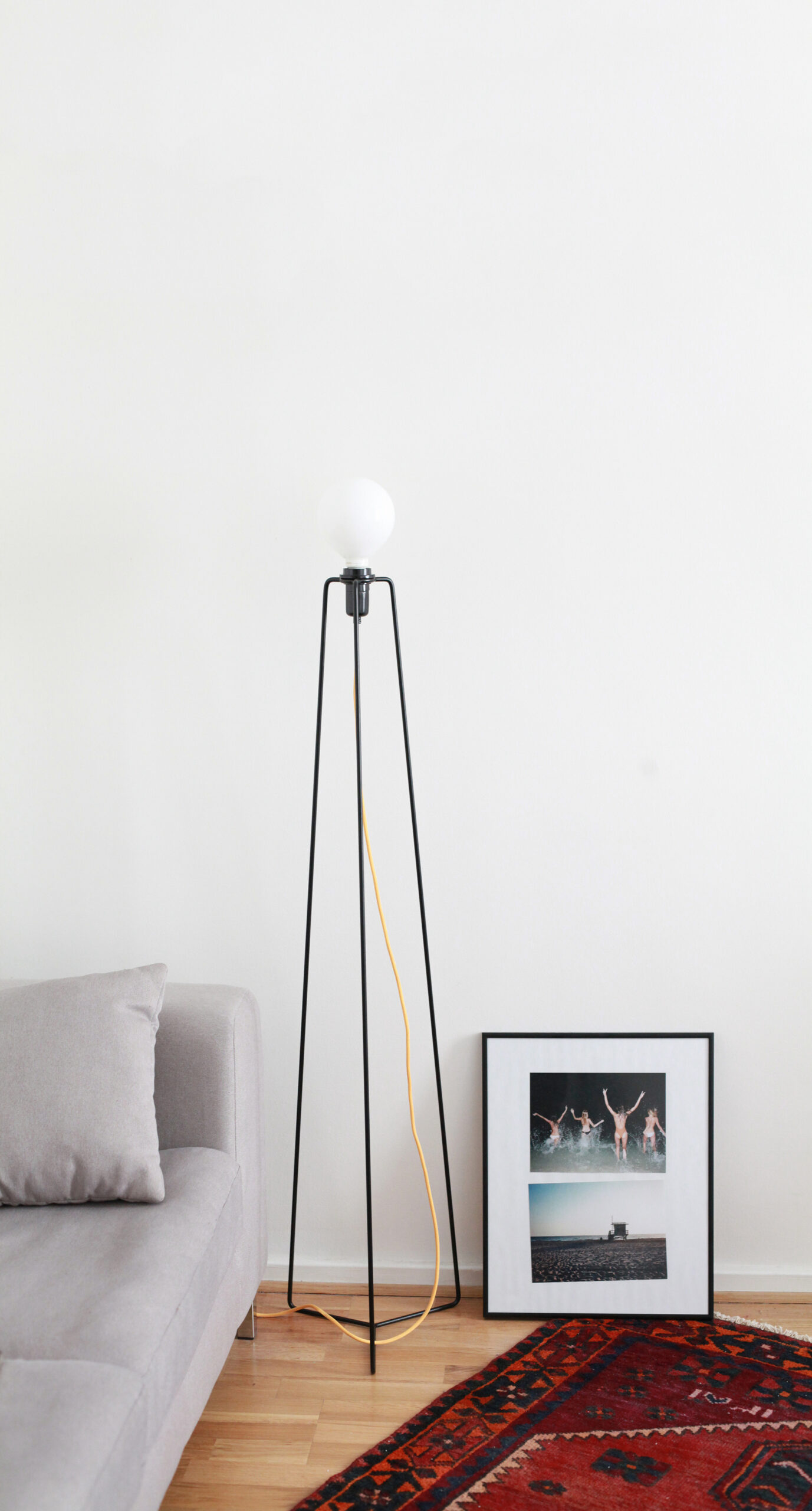 Lampadaire Model 3 en acier au design industriel par Grupa Lampadaire Model 3 en acier au design industriel par Grupa