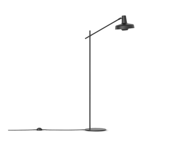 Lampadaire Arigato palace en acier au design industriel par Grupa