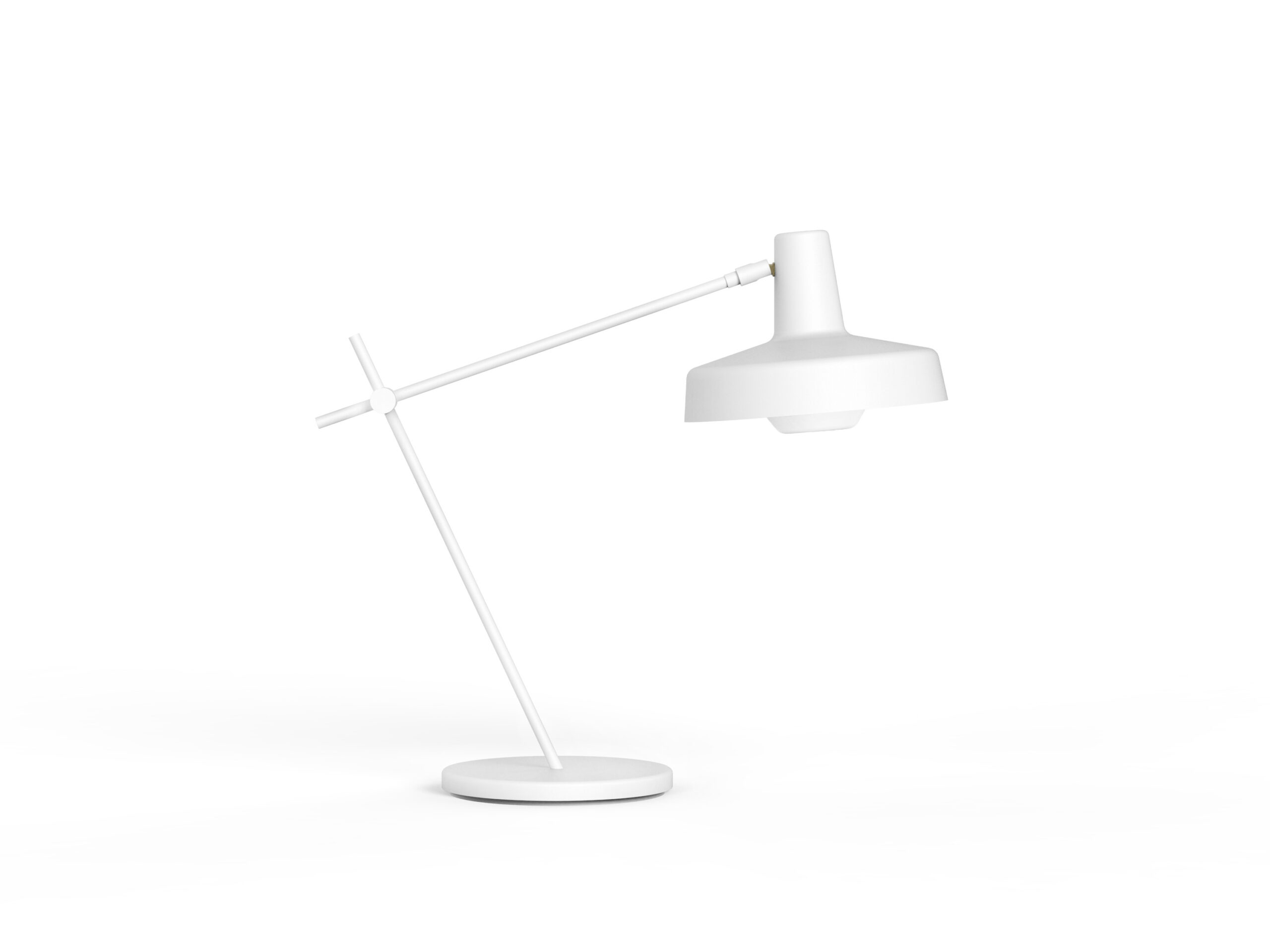 Lampe à poser Arigato palace en acier au design industriel par Grupa