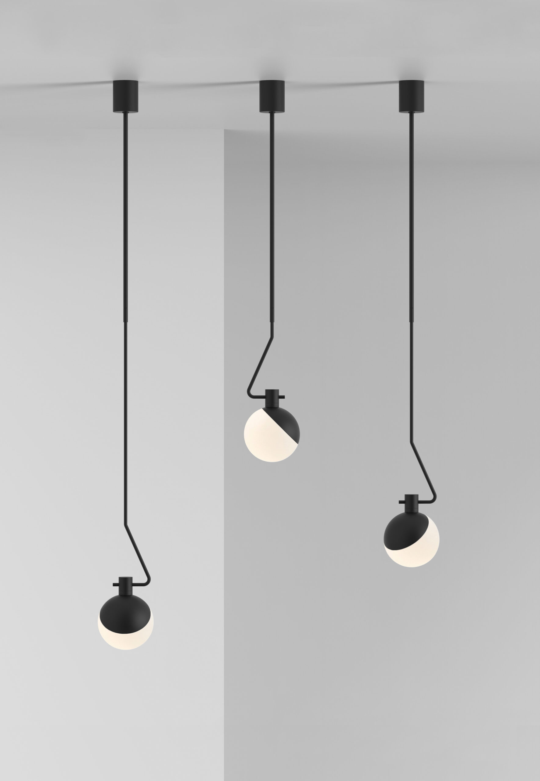 Plafonnier Baluna en acier au design industriel par Grupa Plafonnier Baluna en acier au design industriel par Grupa