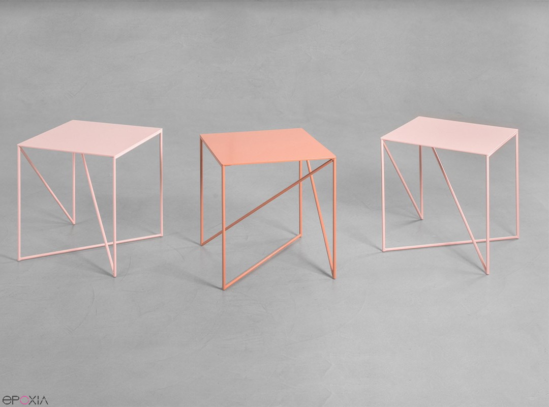 Table Dot en acier au design industriel par Grupa Table Dot en acier au design industriel par Grupa
