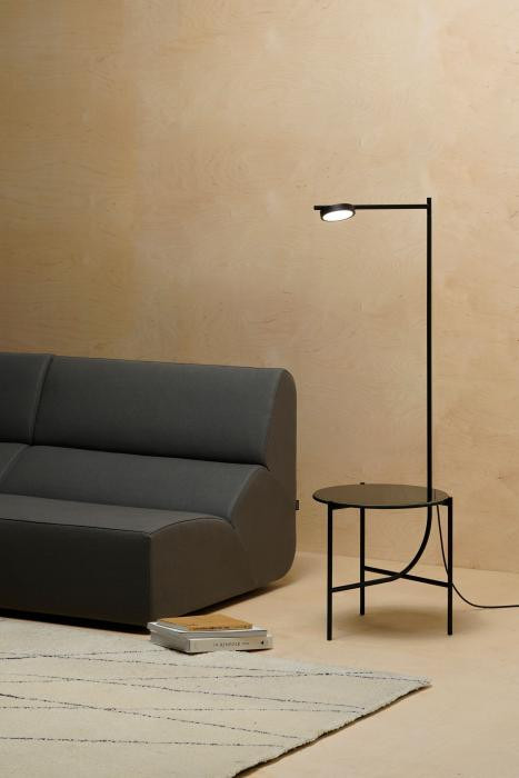 Lampadaire table Igram en acier au design industriel par Grupa Lampadaire table Igram en acier au design industriel par Grupa