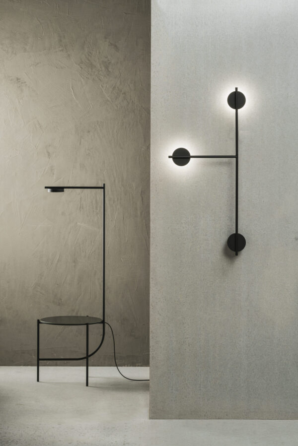 Applique murale Igram en acier au design industriel par Grupa