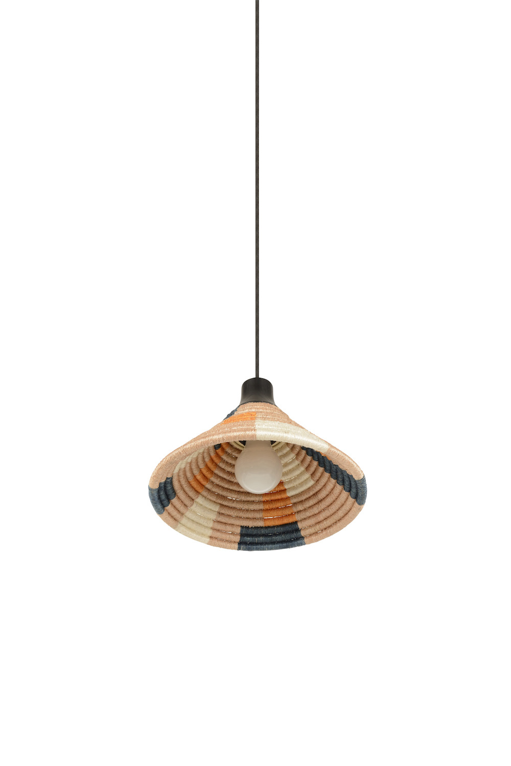 Suspension Parrot en fibre d’abaca au design naturel par Jette Scheib x Forestier