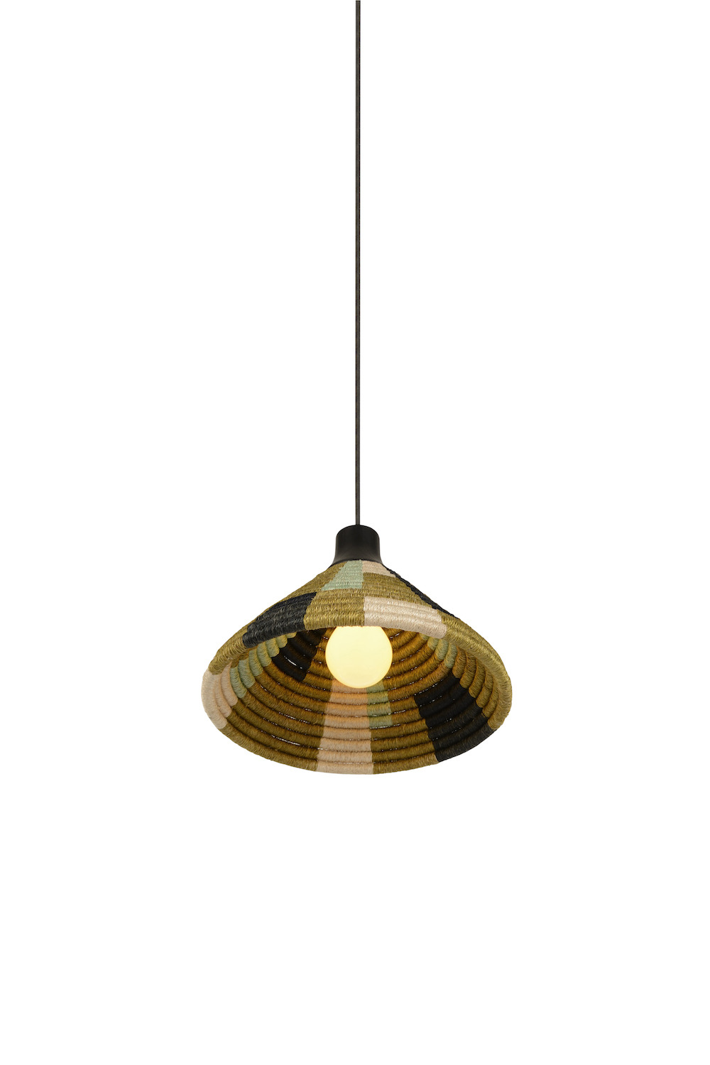 Suspension Parrot en fibre d’abaca au design naturel par Jette Scheib x Forestier Suspension Parrot en fibre d’abaca au design naturel par Jette Scheib x Forestier