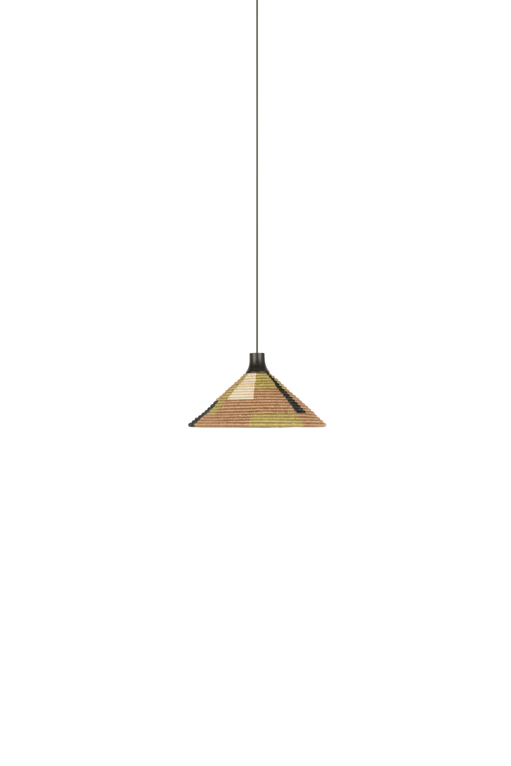 Suspension Parrot en fibre d’abaca au design naturel par Jette Scheib x Forestier Suspension Parrot en fibre d’abaca au design naturel par Jette Scheib x Forestier
