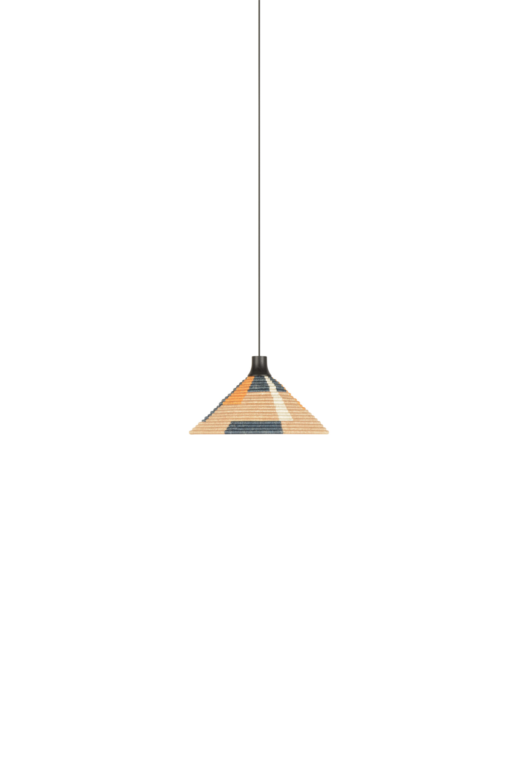 Suspension Parrot en fibre d’abaca au design naturel par Jette Scheib x Forestier Suspension Parrot en fibre d’abaca au design naturel par Jette Scheib x Forestier