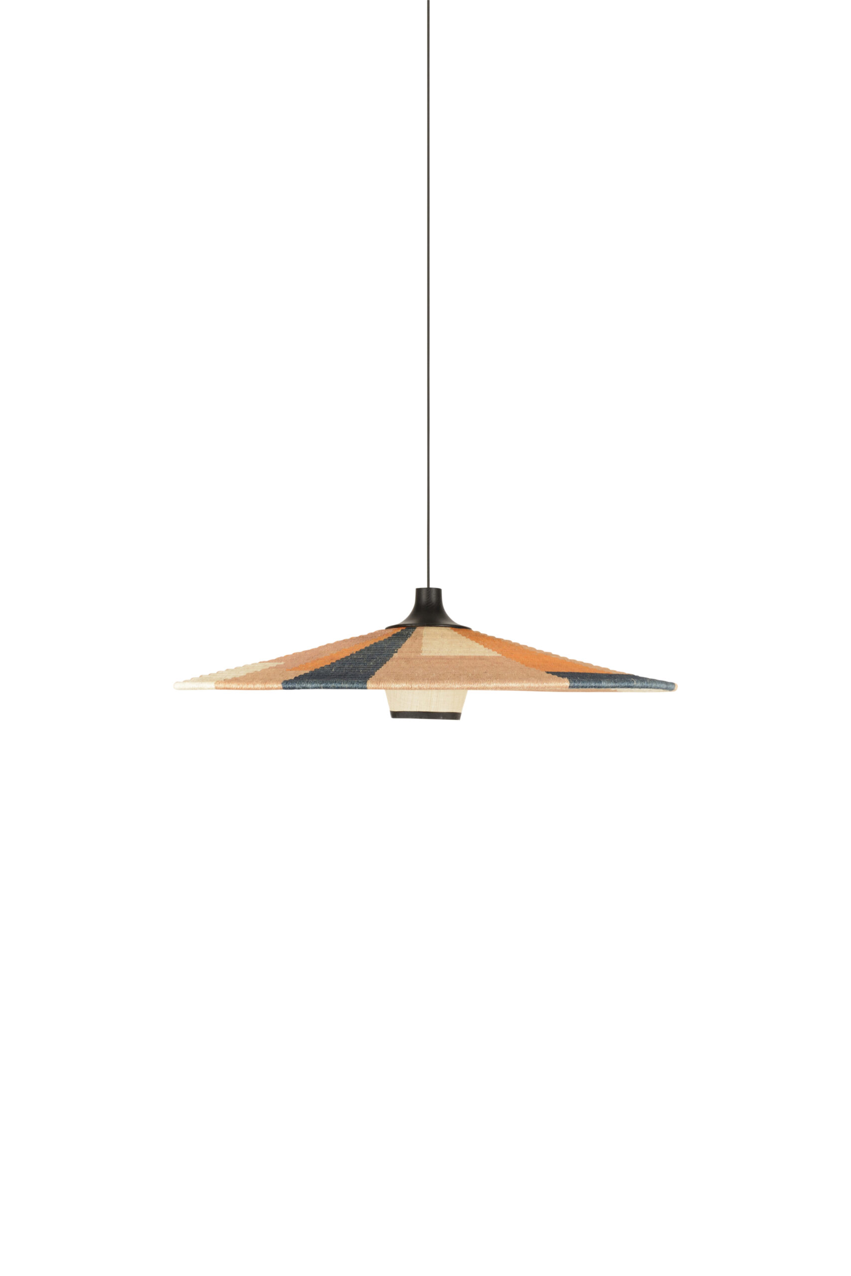 Suspension Parrot en fibre d’abaca au design naturel par Jette Scheib x Forestier Suspension Parrot en fibre d’abaca au design naturel par Jette Scheib x Forestier