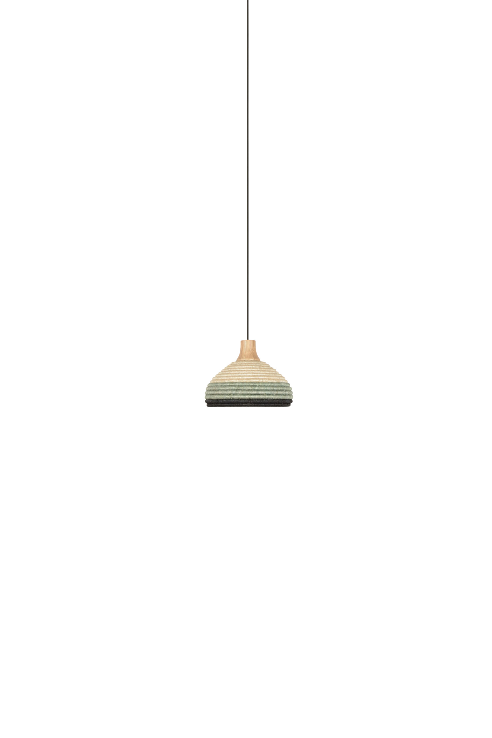 Suspension Grass en fibre d’abaca au design naturel par Jette Scheib x Forestier Suspension Grass en fibre d’abaca au design naturel par Jette Scheib x Forestier