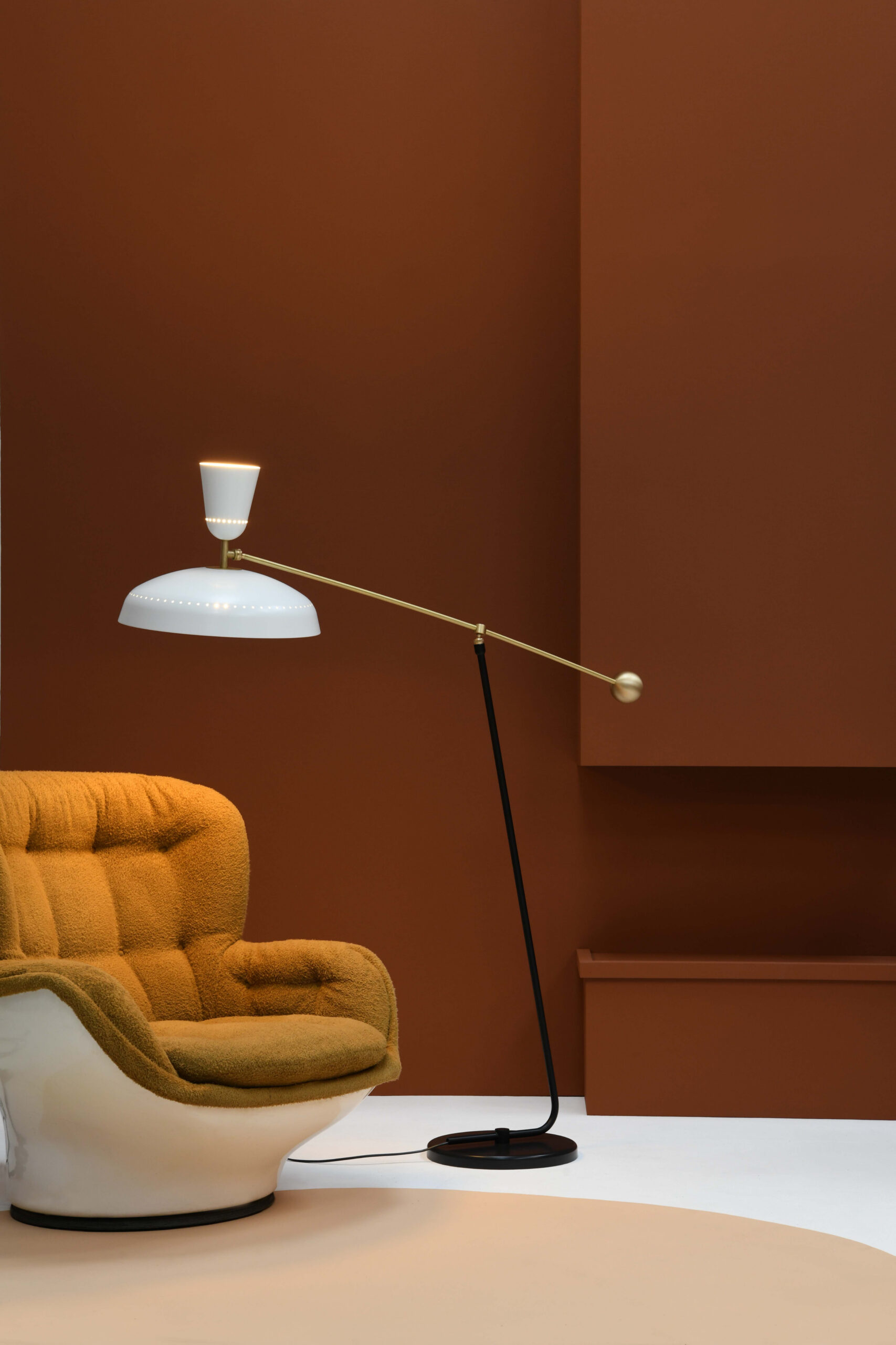 Lampadaire G1 en métal au design industriel par Pierre Guariche x Sammode Lampadaire G1 en métal au design industriel par Pierre Guariche x Sammode