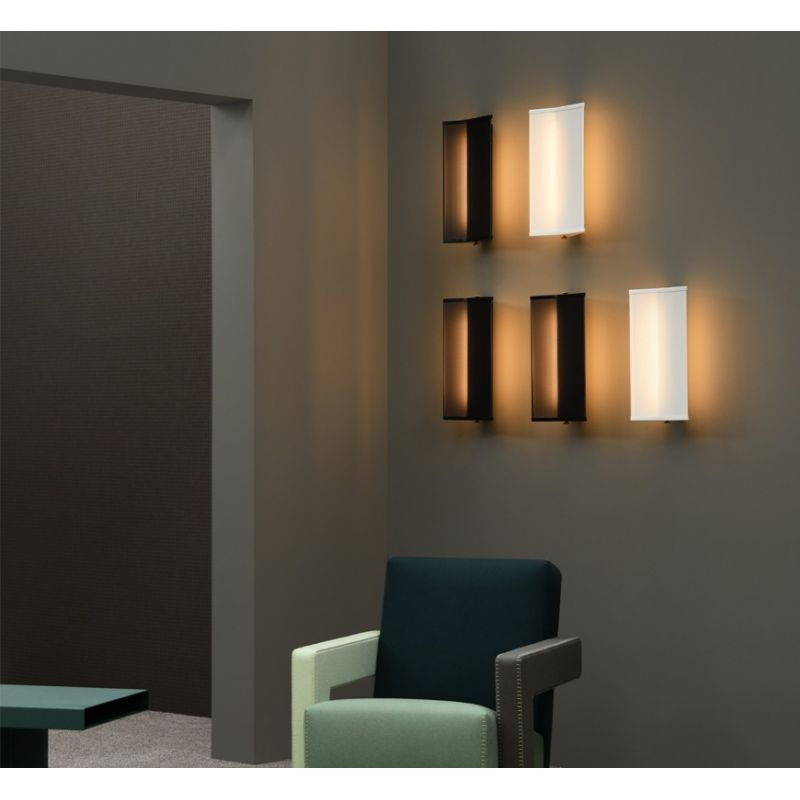 Applique murale G3 en métal au design industriel par Pierre Guariche x Sammode Applique murale G3 en métal au design industriel par Pierre Guariche x Sammode