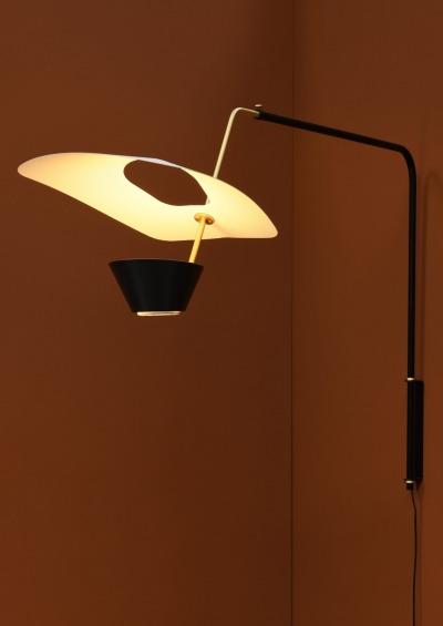 Applique murale G25 en laiton au design contemporain par Pierre Guariche x Sammode Applique murale G25 en laiton au design contemporain par Pierre Guariche x Sammode