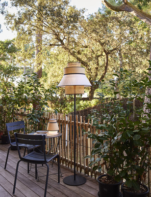 Lampadaire extérieur Singapour en cannage & tissus Sunbrella par Market Set Lampadaire extérieur Singapour en cannage & tissus Sunbrella par Market Set