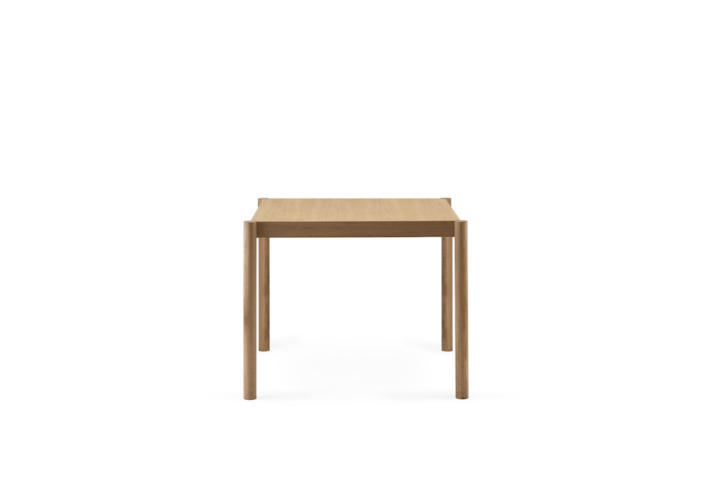 Table Citizen 85 cm en chêne massif par etc.etc. au design scandinave