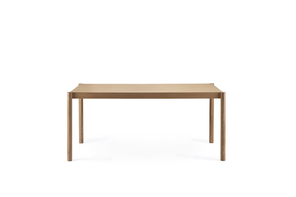 Table Citizen 160 cm en chêne massif par etc.etc. au design scandinave