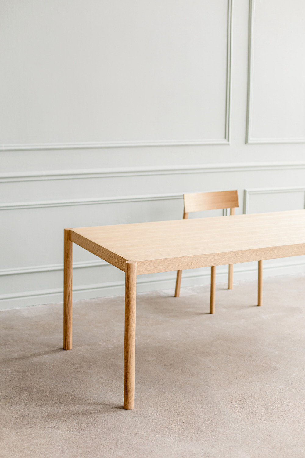 Table Citizen 160 cm en chêne massif par etc.etc. au design scandinave