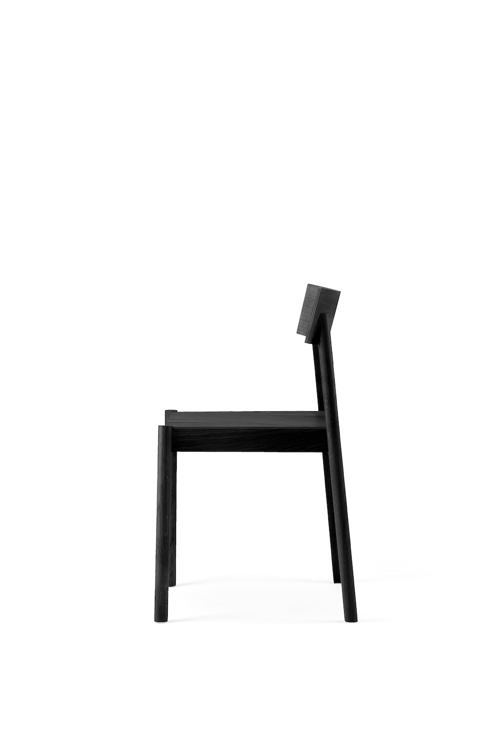 Chaise Citizen avec dossier carré en chêne massif par etc.etc. au design scandinave Chaise Citizen avec dossier carré en chêne massif par etc.etc. au design scandinave