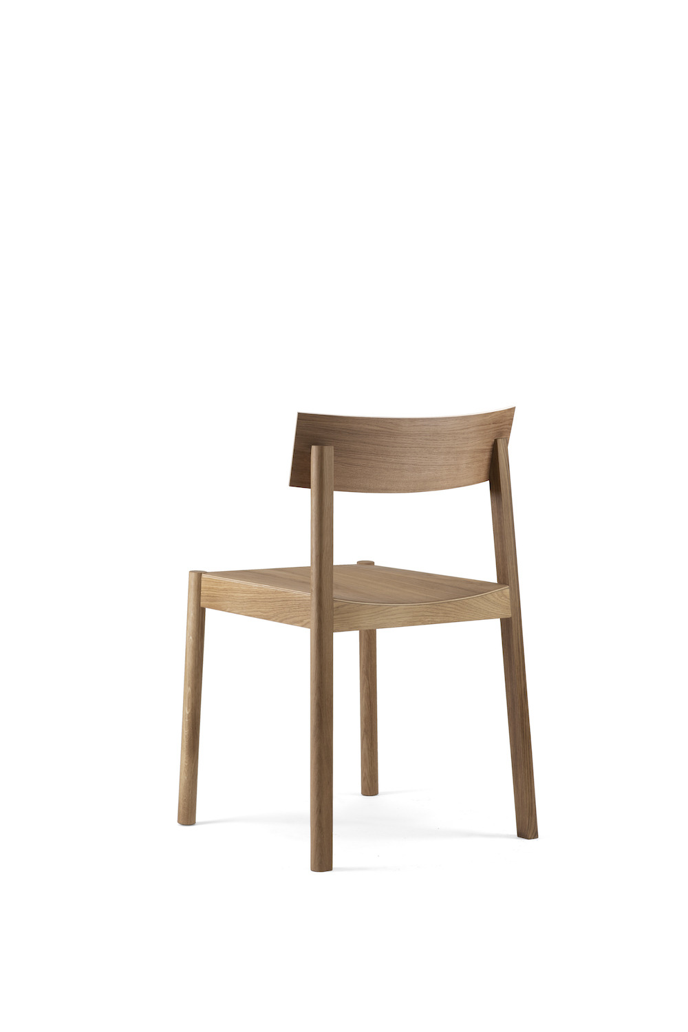 Chaise Citizen avec dossier carré en chêne massif par etc.etc. au design scandinave Chaise Citizen avec dossier carré en chêne massif par etc.etc. au design scandinave